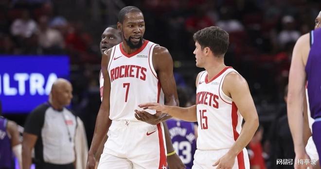 国王杯转会期再迎强敌，摩纳哥扳平良机，主帅态度——质疑声仍在，高层口径保持一致(c罗第二次加盟曼联)